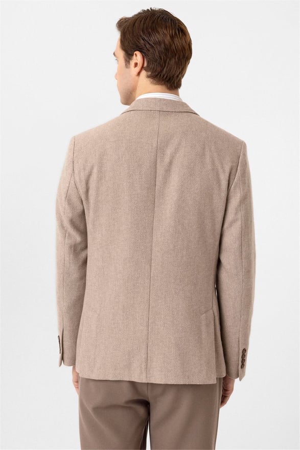 Bej Slim Sivri Yaka 6 Drop Ceket