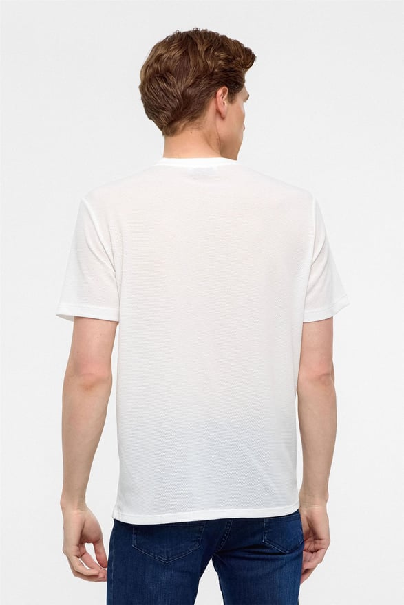 Beyaz Regular Armürlü Bisiklet Yaka Tişört