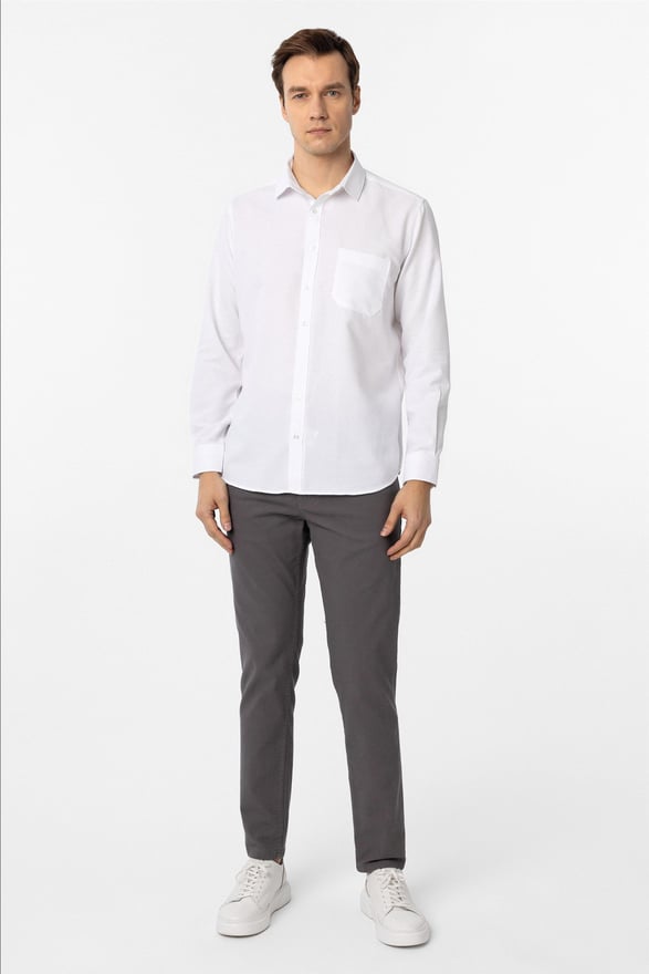 Beyaz Regular Armürlü Klasik Yaka Gömlek