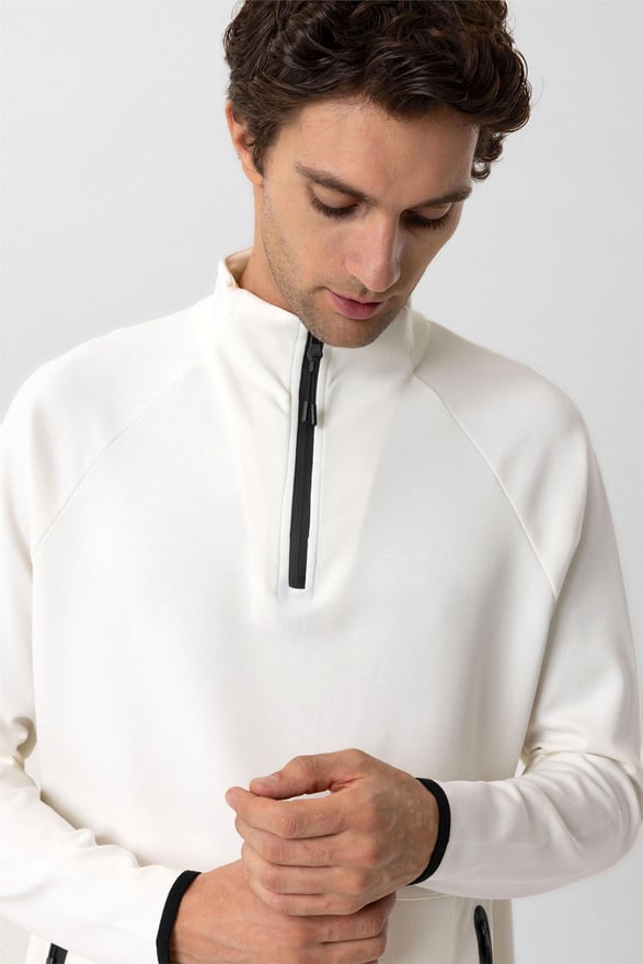 Beyaz Regular Düz Yarım Balıkçı Yaka Triko