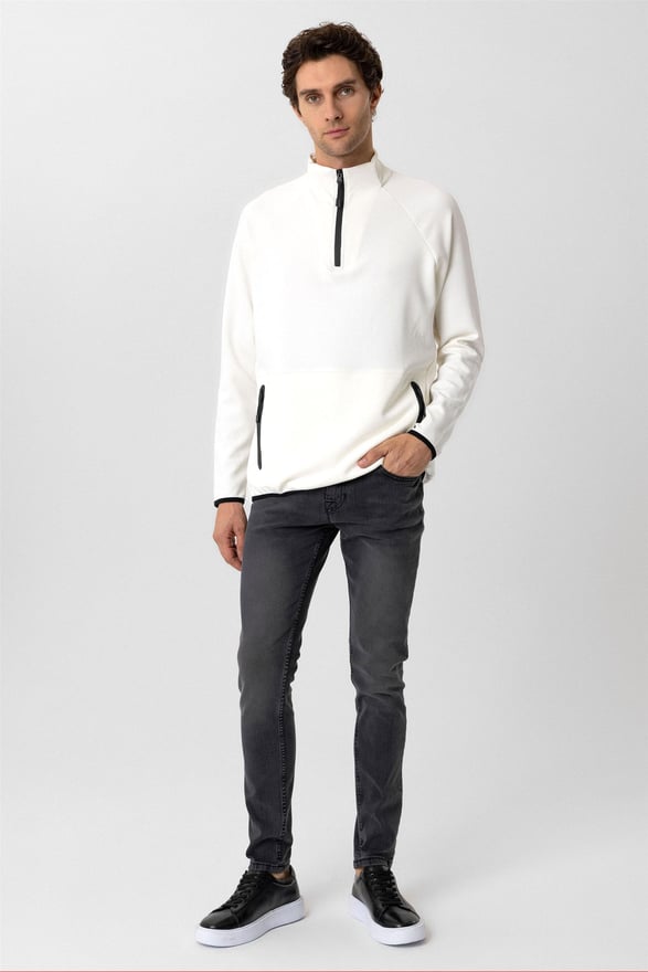 Beyaz Regular Düz Yarım Balıkçı Yaka Triko