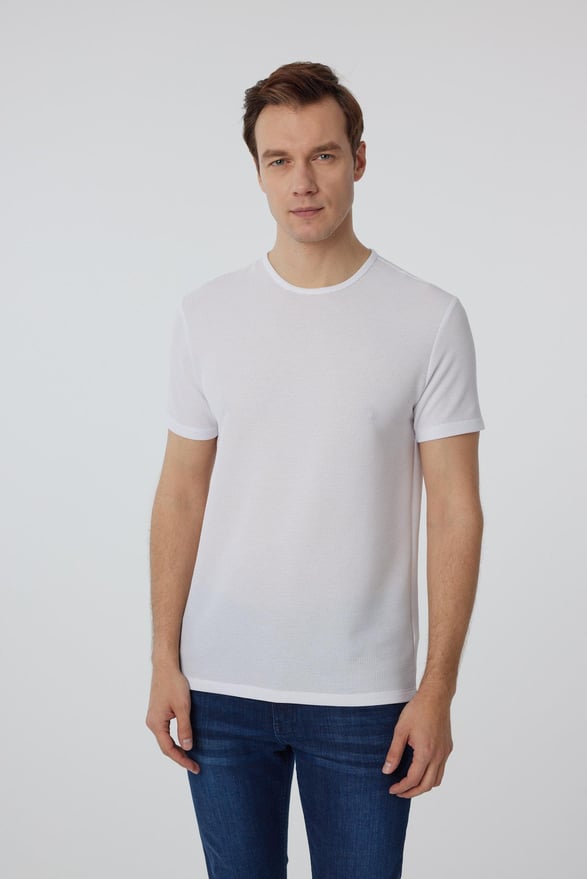 Beyaz Slim Armürlü Bisiklet Yaka Tişört