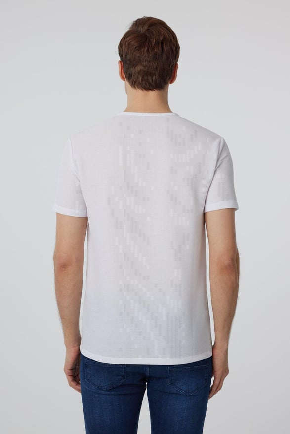Beyaz Slim Armürlü Bisiklet Yaka Tişört