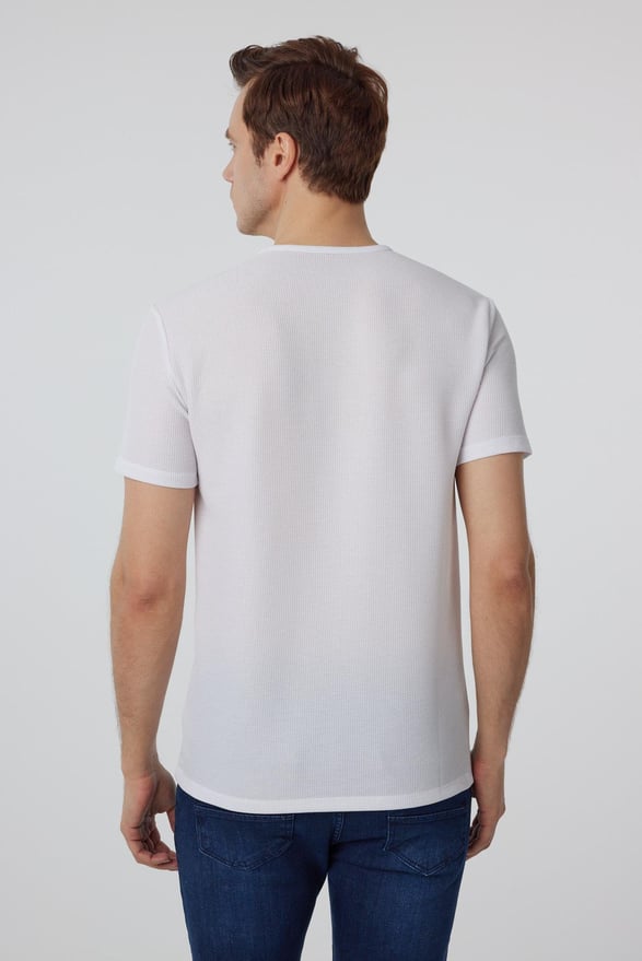 Beyaz Slim Armürlü Bisiklet Yaka Tişört