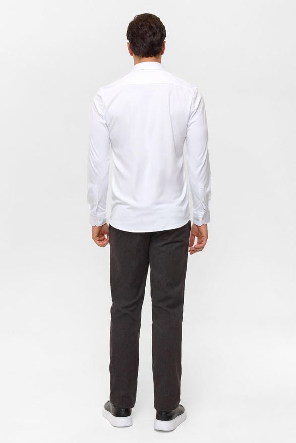 Beyaz Slim Armürlü Düğmeli Yaka Gömlek