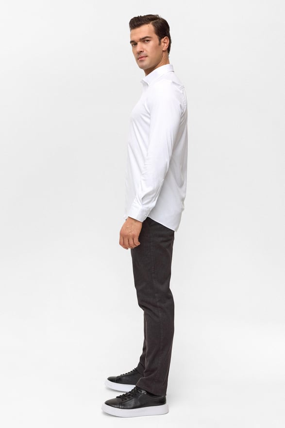 Beyaz Slim Armürlü Düğmeli Yaka Gömlek