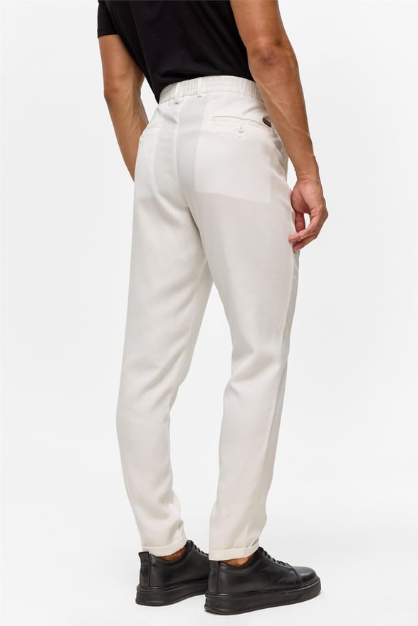 Beyaz Slim Armürlü Jogger Pantolon