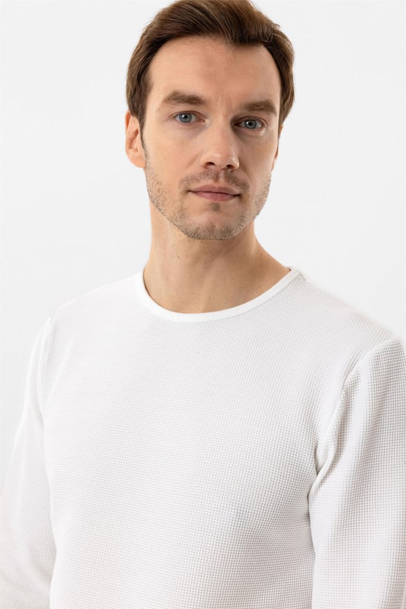 Beyaz Slim Armürlü O Yaka Sweatshirt