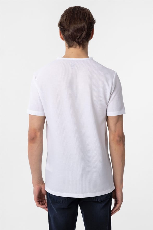 Beyaz Slim Armürlü O Yaka Tişört