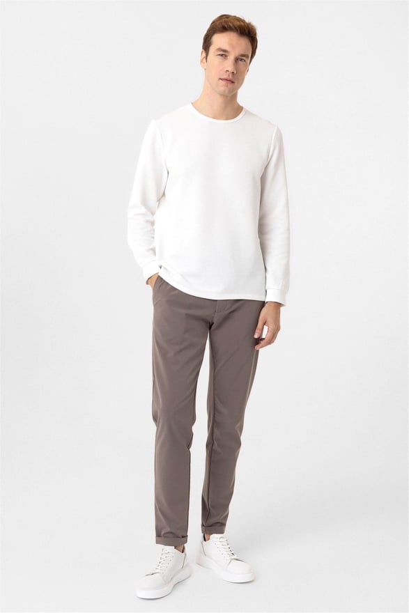 Beyaz Slim Armürlü O Yaka Triko