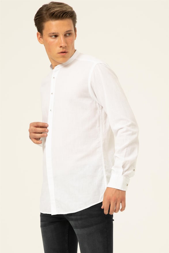 Beyaz Slim Düz Düğmeli Yaka  Gömlek