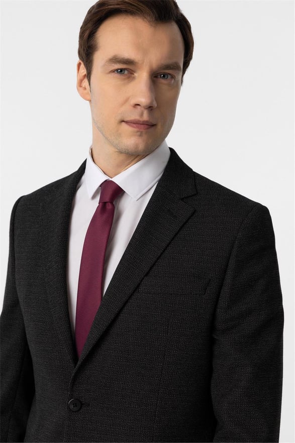 Siyah Regular Desenli Sivri Yaka 4 Drop Takım Elbise