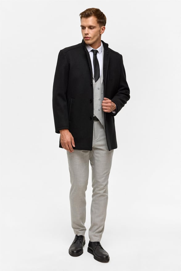 Siyah Regular Düz Hakim Yaka Kaban