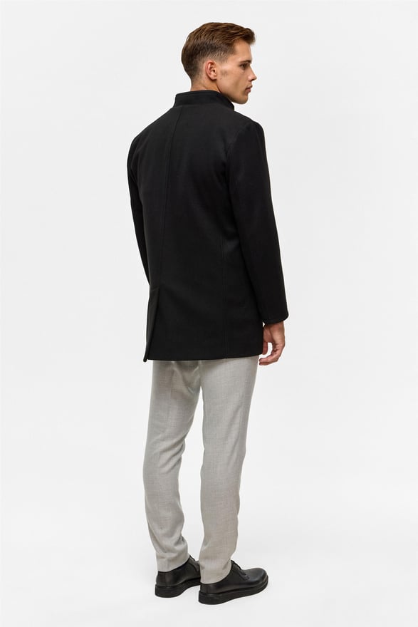 Siyah Regular Düz Hakim Yaka Kaban