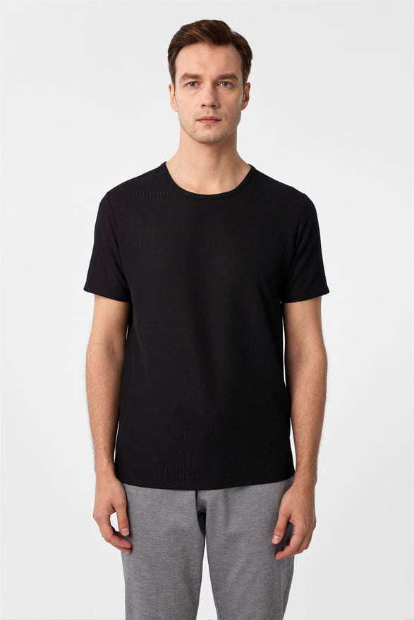 Siyah Slim Armürlü O Yaka Tişört
