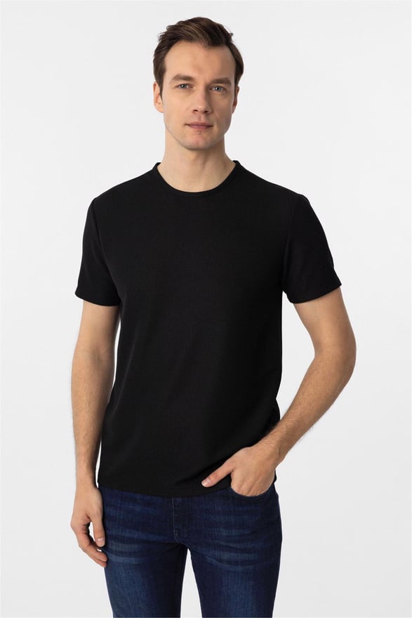 Siyah Slim Armürlü O Yaka Tişört