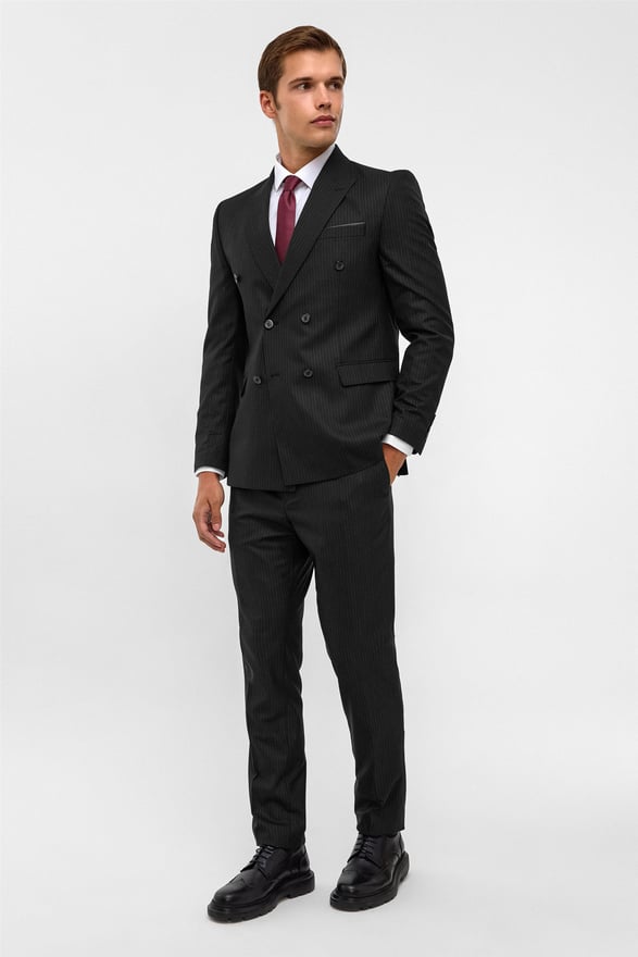 Siyah Slim Çizgili Sivri Yaka 6 Drop Takım Elbise