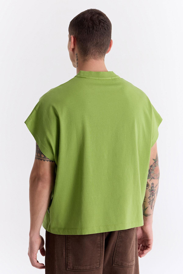 LONG LOGO SUPER OVERSIZE CROP SLEEVELESS T-SHIRT in sharp green
