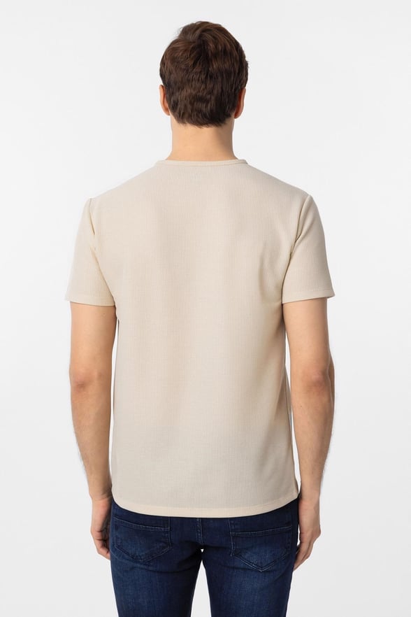 Bej Slim Fit Armürlü Bisiklet Yaka Tişört