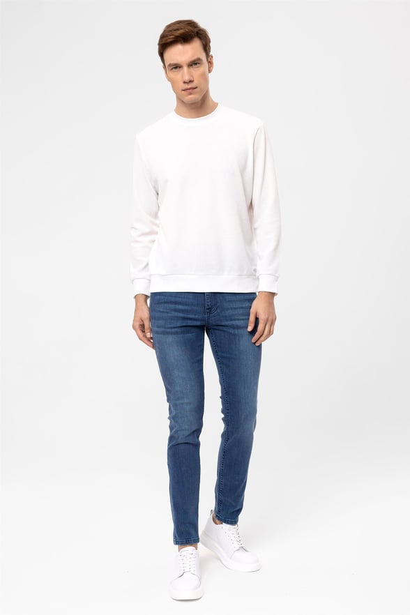 Beyaz Regular Armürlü O Yaka  Sweatshirt
