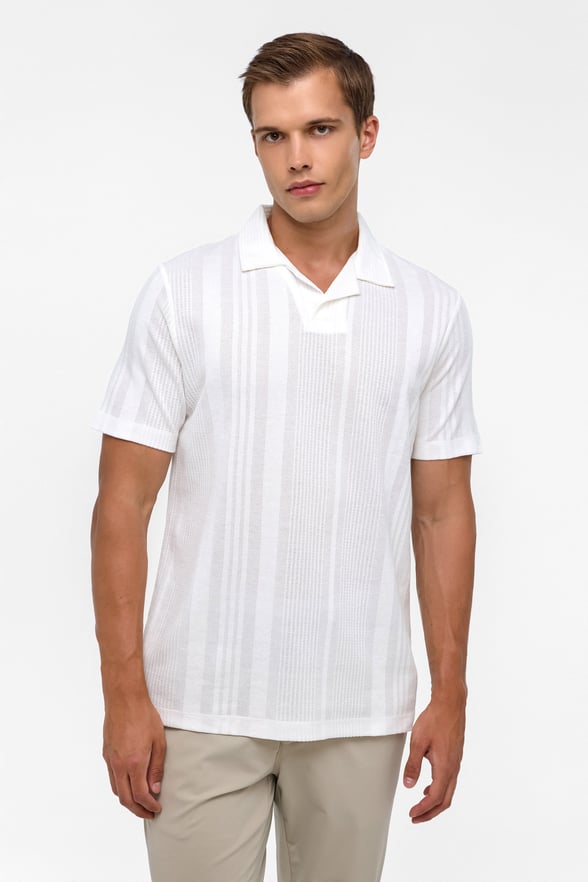 Beyaz Regular Desenli Polo Yaka Tişört