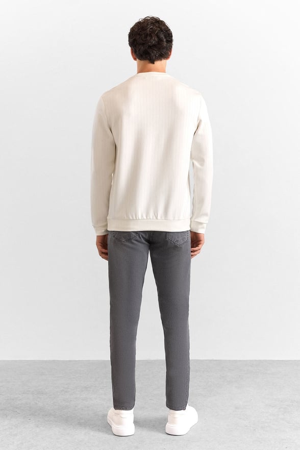 Beyaz Regular Dikey Çizgili Baskısız Jakarlı Bisiklet Yaka Cepsiz Düz Sweatshirt