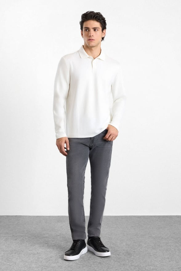 Beyaz Regular Dikey Çizgili Baskısız Jakarlı V Pat Polo Yaka Cepsiz Sweatshirt