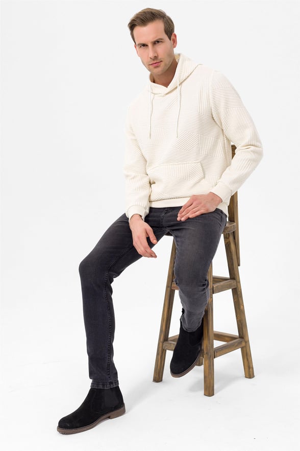 Beyaz Regular Kapitone Kapişonlu Yaka  Sweatshirt
