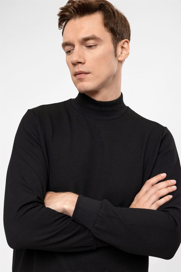 SİYAH 10 Regular Kapitone Yarım Balıkçı Yaka  Sweatshirt