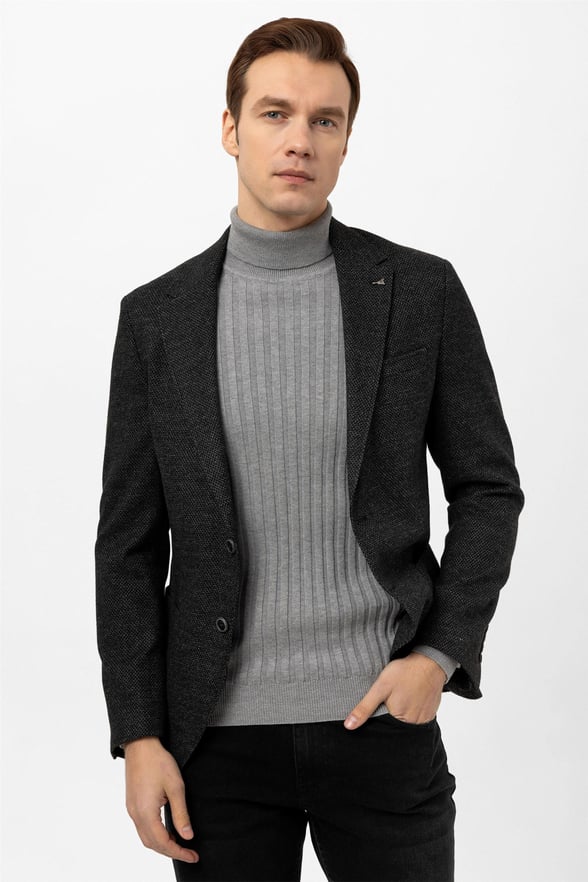 Siyah Slim Armürlü Sivri Yaka 6 Drop Ceket