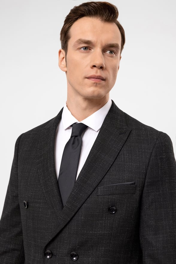 Siyah Slim Fit Armürlü Sivri Yaka 6 Drop Klasik Takım Elbise