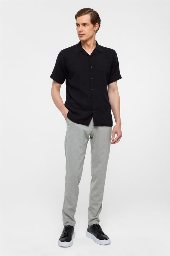 Siyah Slim Fit Düz Apaş Yaka Gömlek