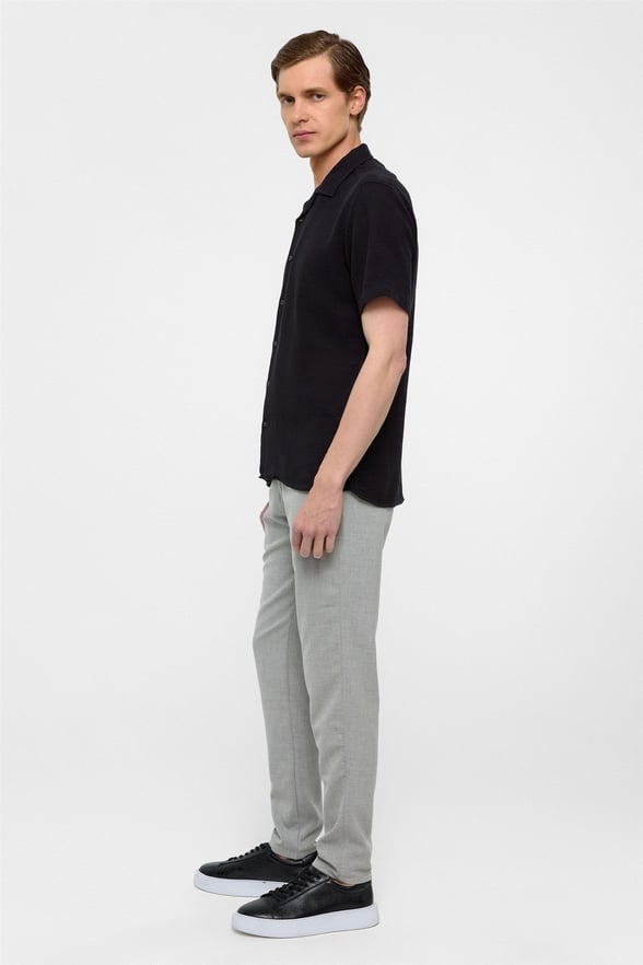 Siyah Slim Fit Düz Apaş Yaka Gömlek