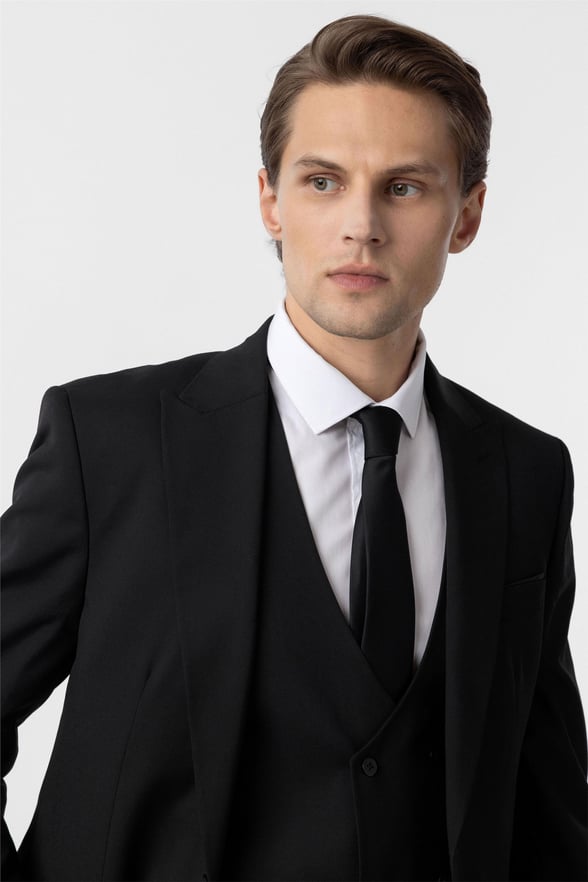 Siyah Slim Fit Düz Sivri Yaka 6 Drop Yelekli Klasik Takım Elbise