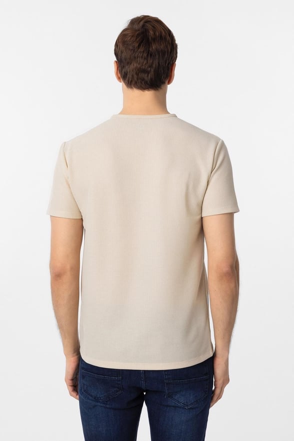 Bej Slim Fit Armürlü Bisiklet Yaka Tişört