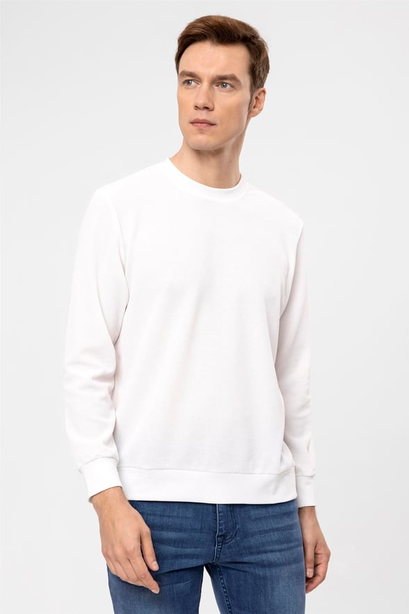 Beyaz Regular Armürlü O Yaka  Sweatshirt