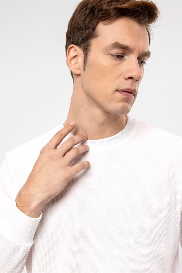 Beyaz Regular Armürlü O Yaka  Sweatshirt