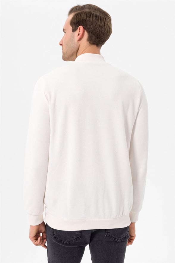 Beyaz Regular Kapitone Yarım Balıkçı Yaka  Sweatshirt