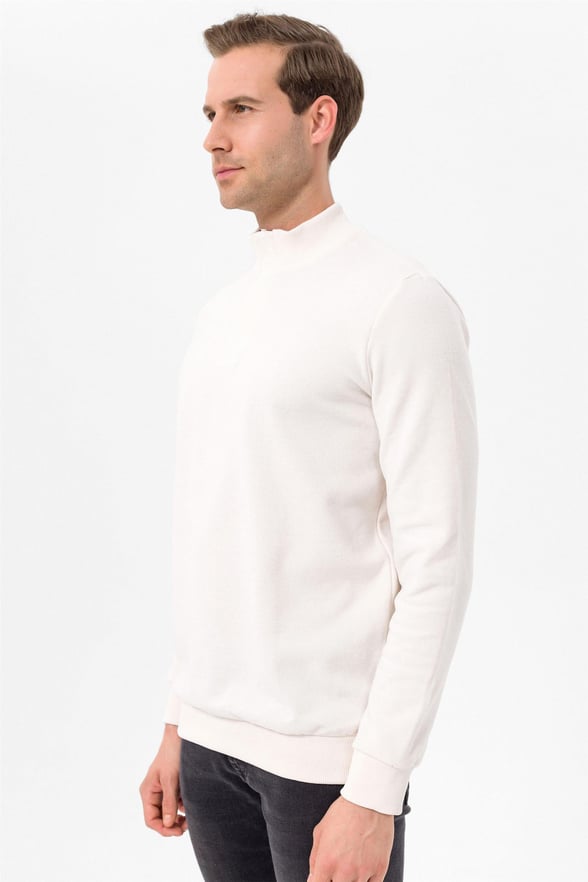Beyaz Regular Kapitone Yarım Balıkçı Yaka  Sweatshirt