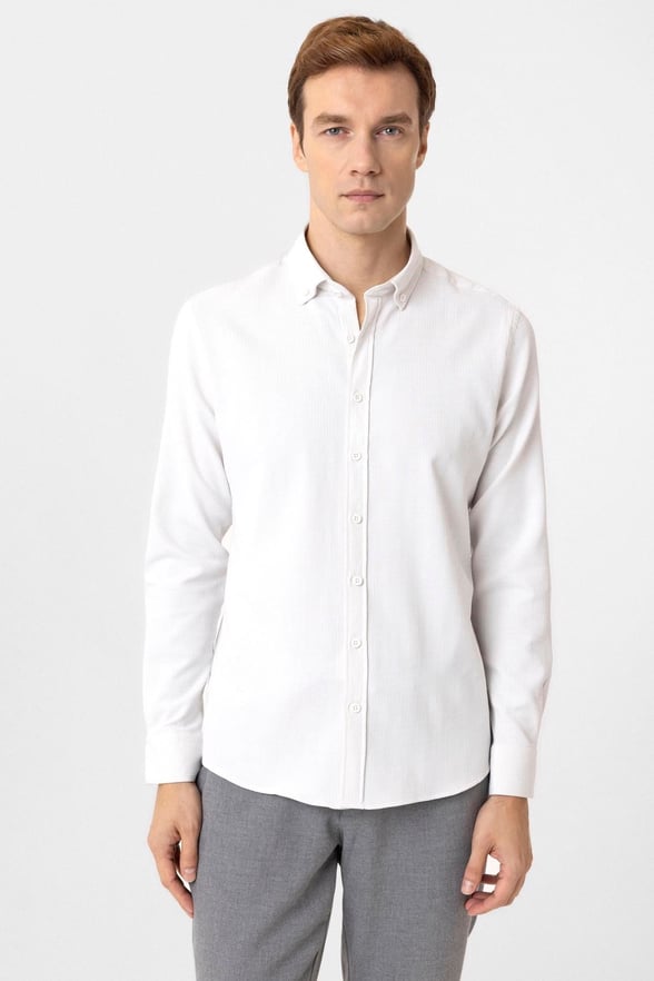 Ekru Slim Fit Desenli Düğmeli Yaka Gömlek