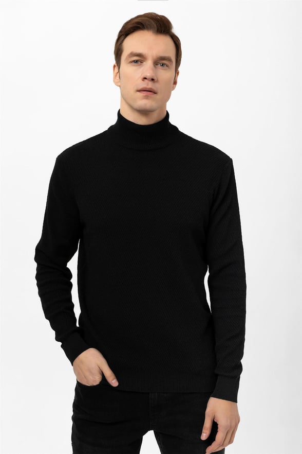 Siyah Slim Armürlü O Yaka  Triko