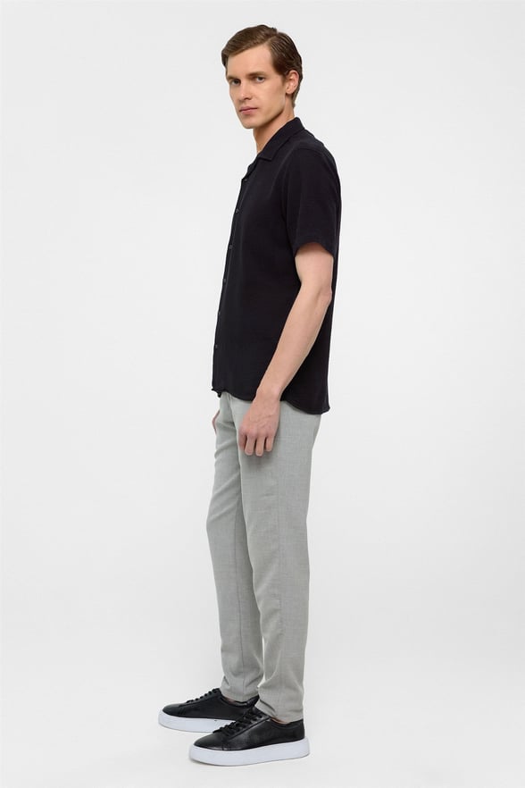 Siyah Slim Fit Düz Apaş Yaka Gömlek