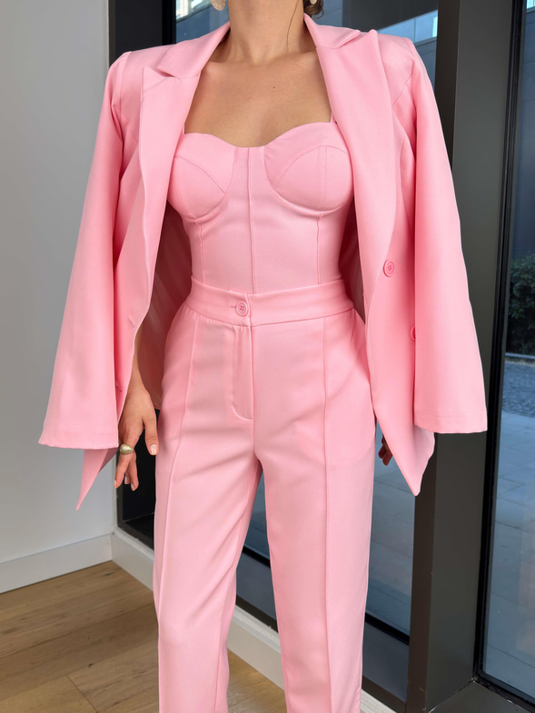 Askılı Korse Görünüm Crop Düğme Kapamalı Blazer Ceket Yüksek Bel Pantolon Adelisa Pembe Kadın Üçlü Takım 25Y493