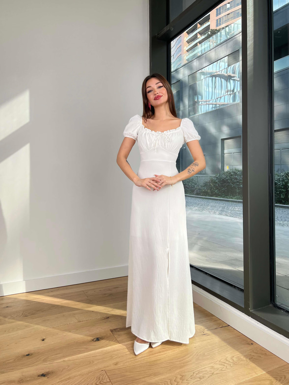 Kısa Kol Göğüs Büzgülü Eteği Yırtmaçlı Aerobin Kadın Beyaz Elbise 24Y094