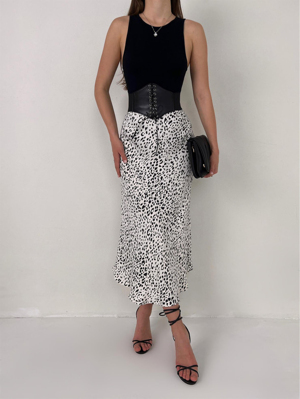Saten Ales Kadın Leopar Desenli Midi Etek 23Y000093