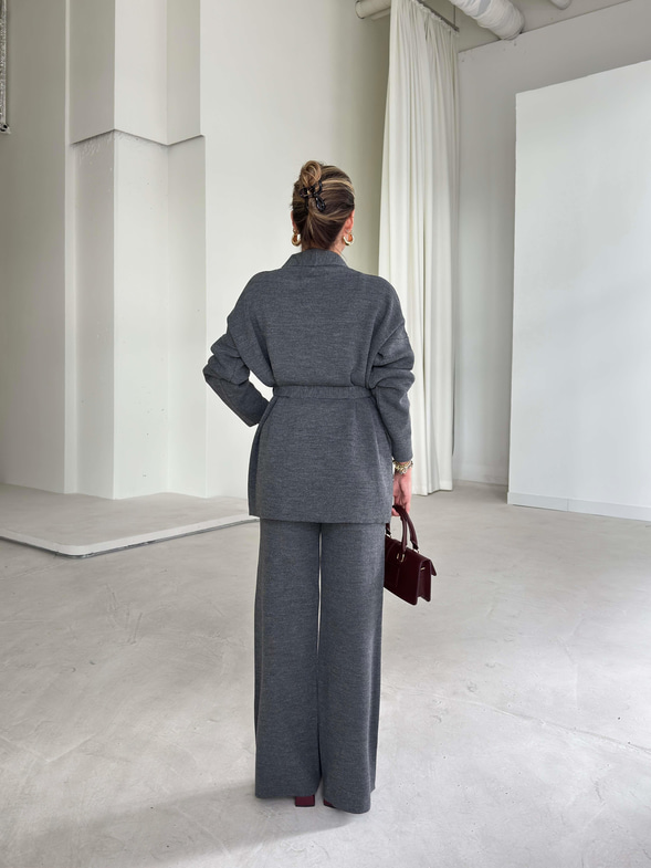 Hırkası Kuşaklı V Yaka Askılı Alint Üçlü Kadın Füme Triko Takım 26K095