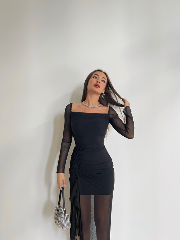 Kare Yaka Büzgü Detaylı Anel Kadın Siyah Tül Elbise 24k000120