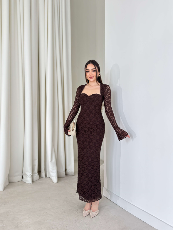 Kalp Yaka Maxi Arlene Kahve Dantelli Kadın Elbise 26Y126