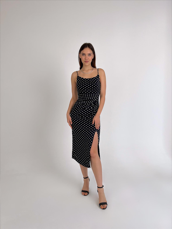 Askılı Bel Kısmı Drape Detaylı Ruth Kadın Siyah Midi Puantiyeli Elbise 23Y000012