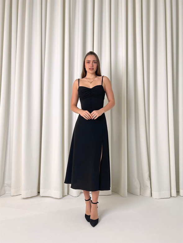 Askılı Önü Büzgülü Düğme Detaylı Sırt Dekolteli Yırtmaçlı Urien Kadın Siyah Midi Elbise 23K000454